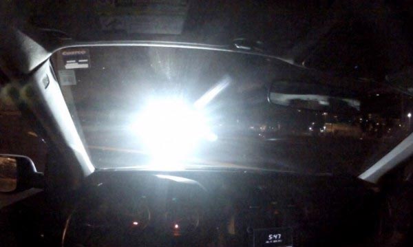 nhung tac hai khi dan phim cach nhiet kem chat luong cho kinh lai o to