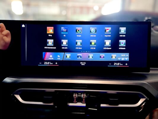 hinh thuc te android box bmw d10