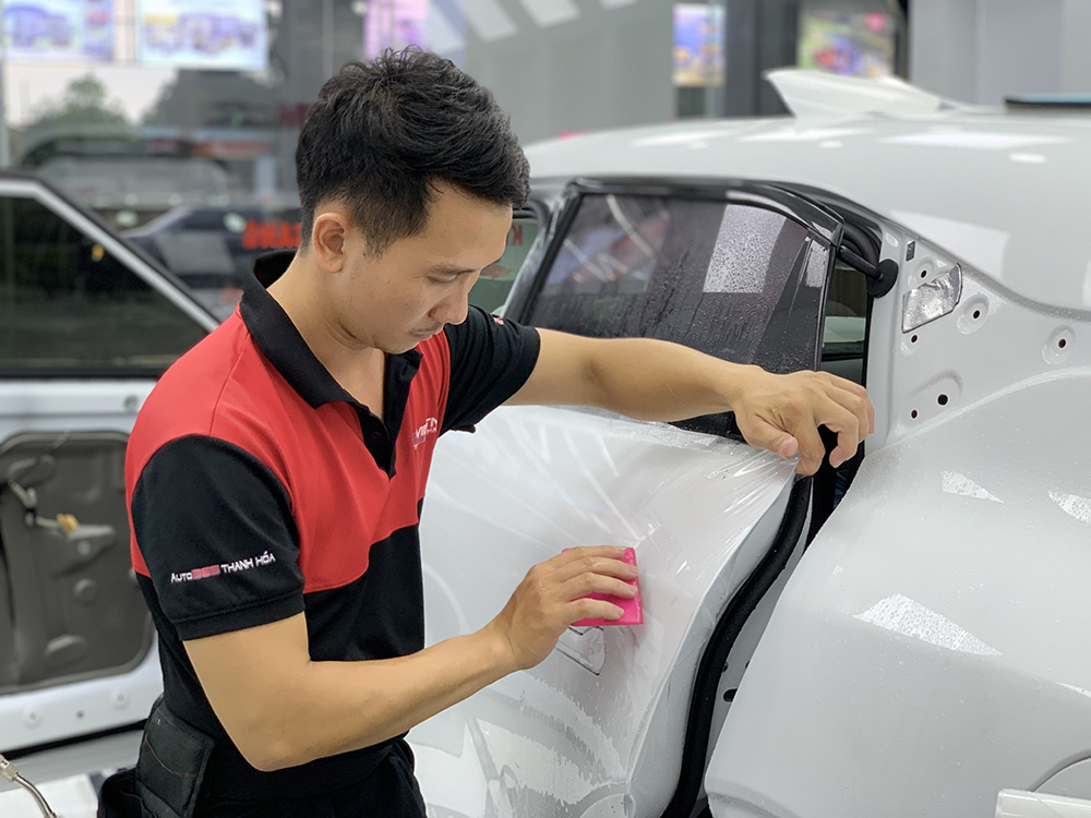Dán Phim PPF Cho VinFast VF7 – Giải Pháp Bảo Vệ Sơn Xe Tối Ưu Với AX Film K Series dan phim ppf cho vinfast vf7 12