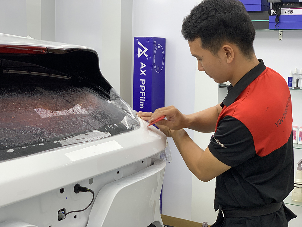 Dán Phim PPF Cho VinFast VF7 – Giải Pháp Bảo Vệ Sơn Xe Tối Ưu Với AX Film K Series dan phim ppf cho vinfast vf7 16