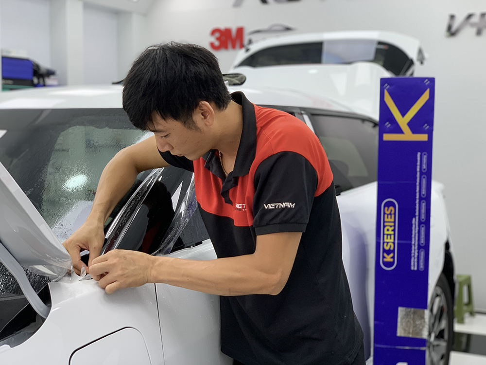 Dán Phim PPF Cho VinFast VF7 – Giải Pháp Bảo Vệ Sơn Xe Tối Ưu Với AX Film K Series Dán Phim PPF Cho VinFast VF7 – Giải Pháp Bảo Vệ Sơn Xe Tối Ưu Với AX Film K Series