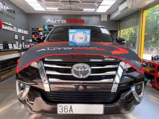 Độ đèn Toyota Fortuner với Bi gầm X-Light F10 New 2025