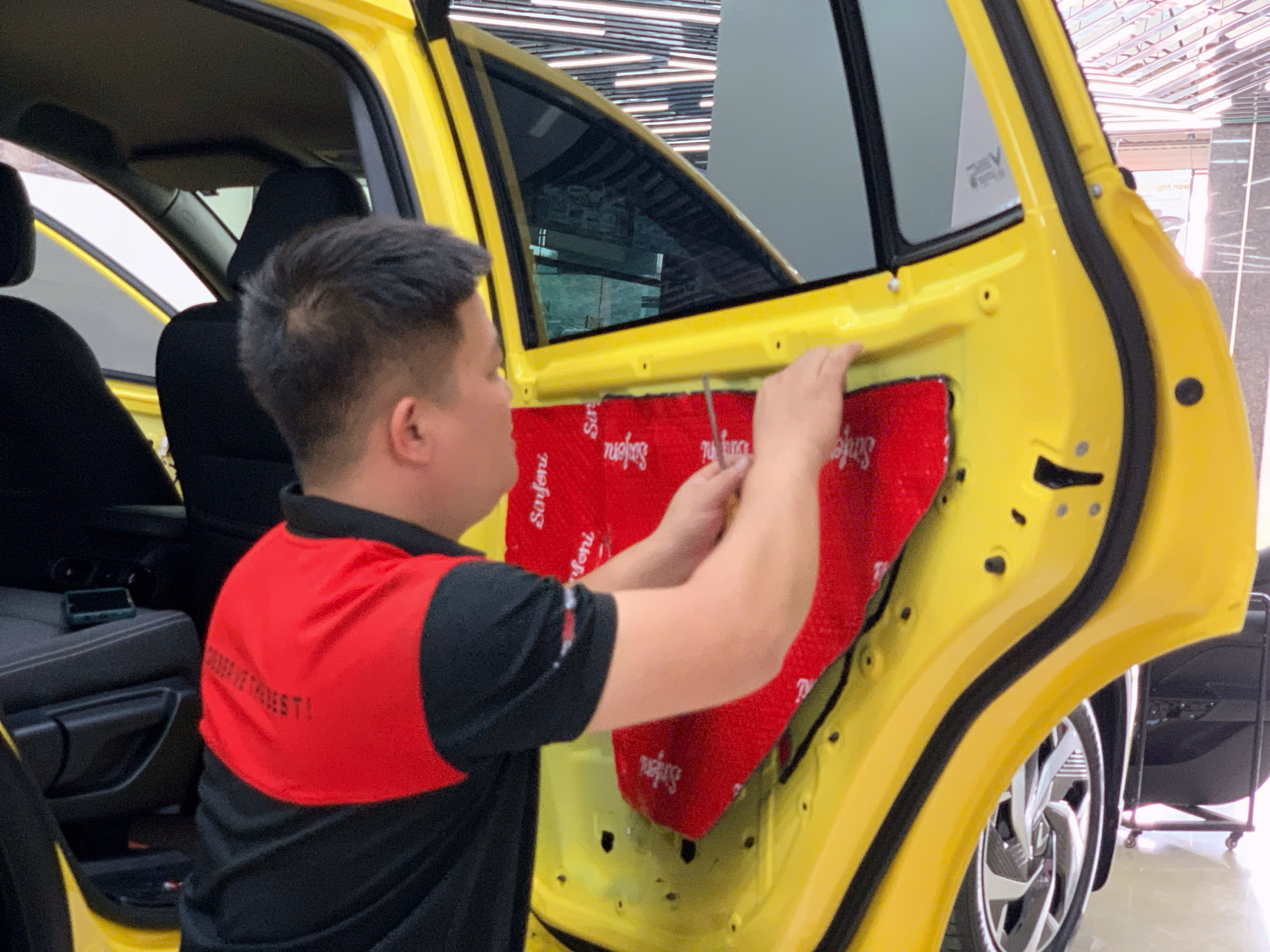 Cách Âm Chống Ồn Cho VinFast Limo Green Cách Âm Chống Ồn Cho VinFast Limo Green