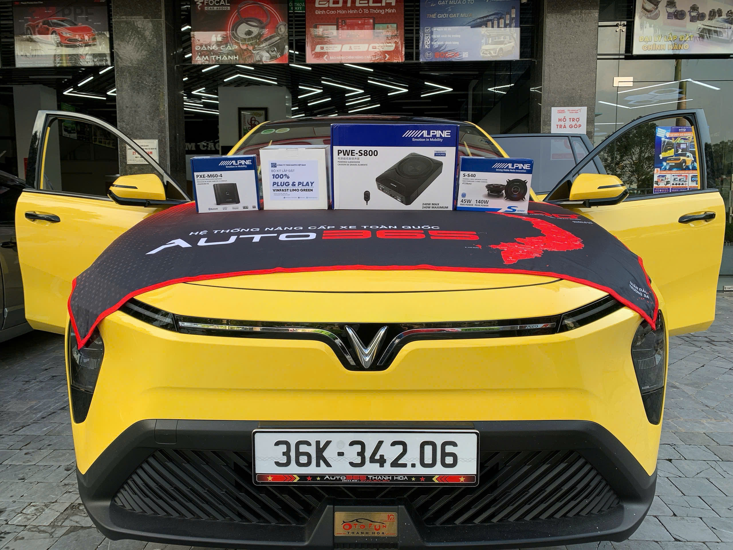 Độ âm thanh cho VinFast Limo Green