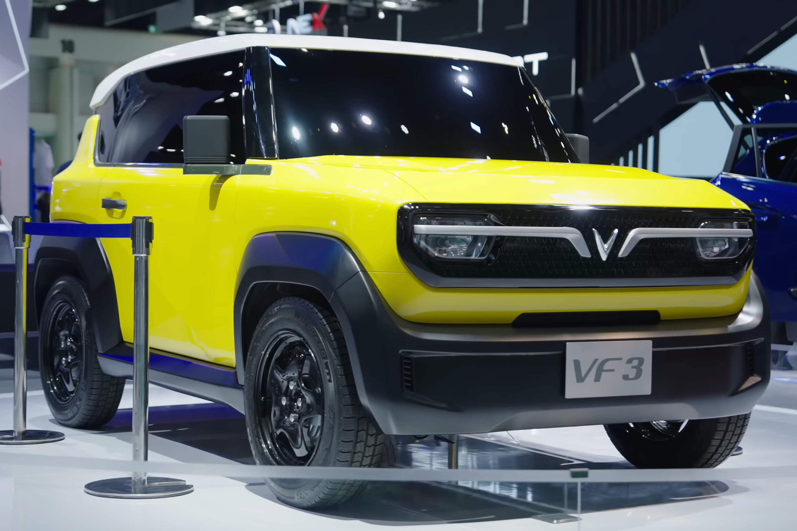 Xe Xanh Lên Ngôi – Thị Trường Việt Bùng Nổ Xe Điện Và Hybrid Cuối 2025 VinFast VF3 scaled