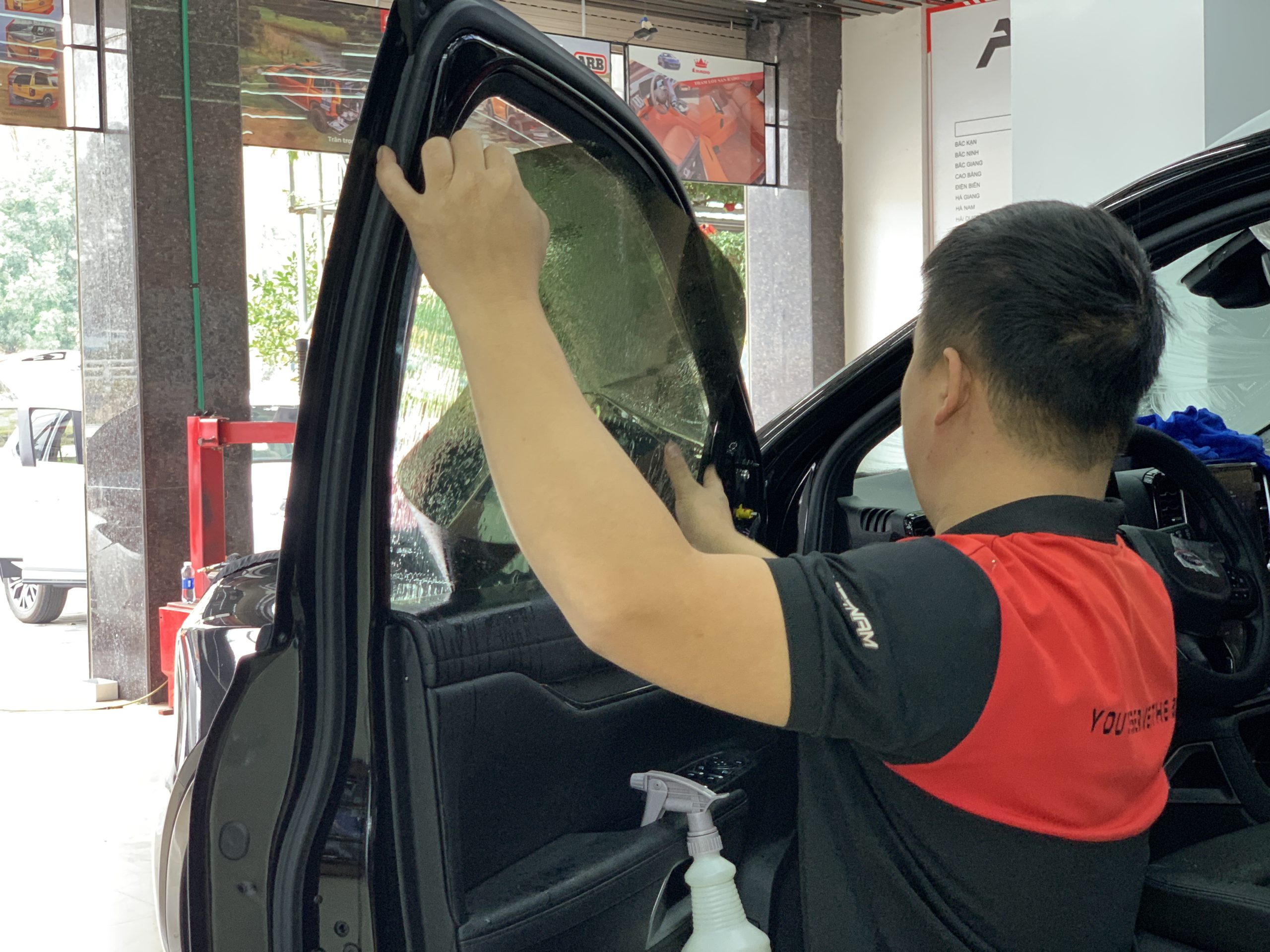 dan phim cach nhiet cho ford everest 2025 13 scaled