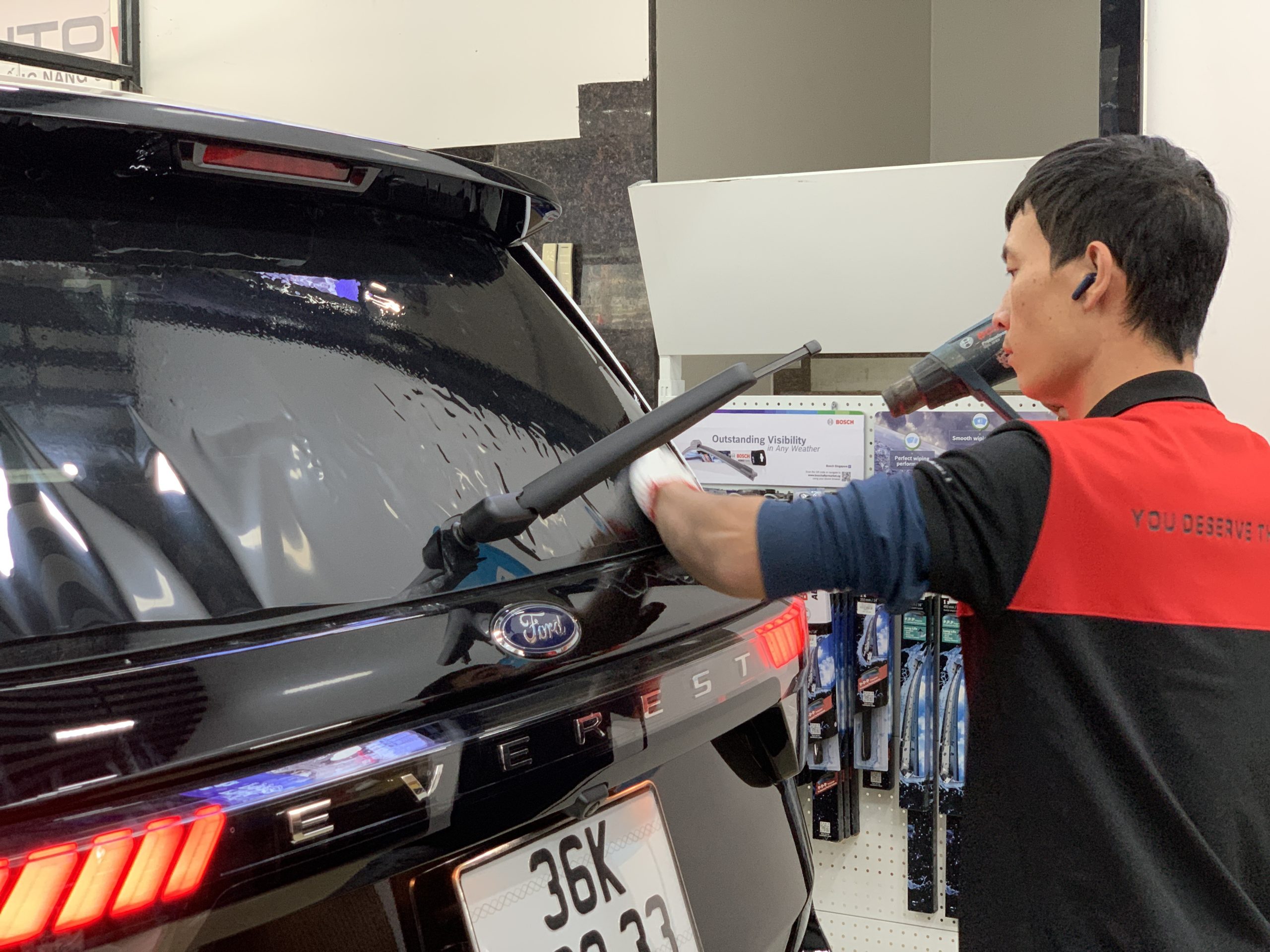 dan phim cach nhiet cho ford everest 2025 16 scaled