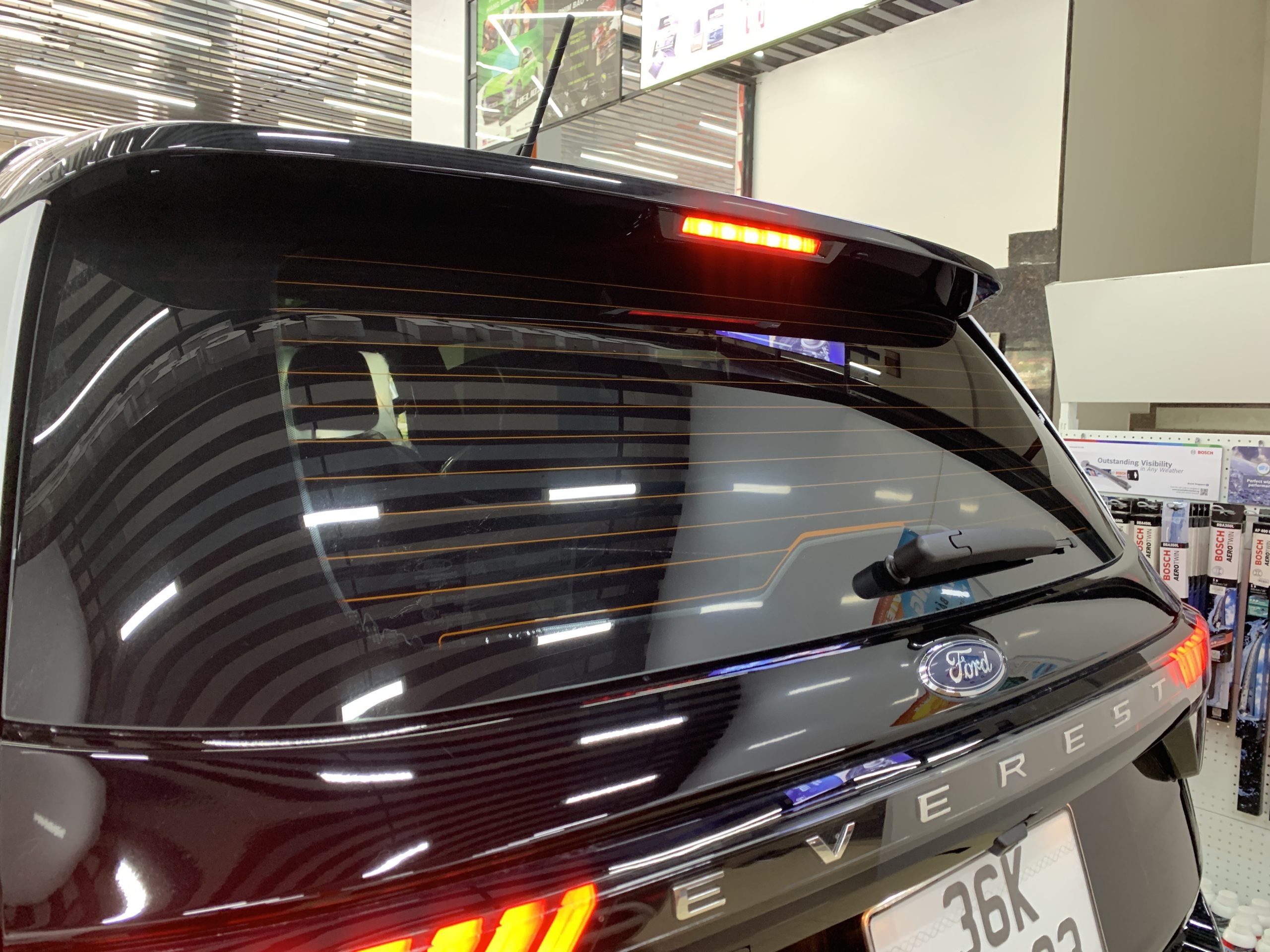 dan phim cach nhiet cho ford everest 2025 18 scaled