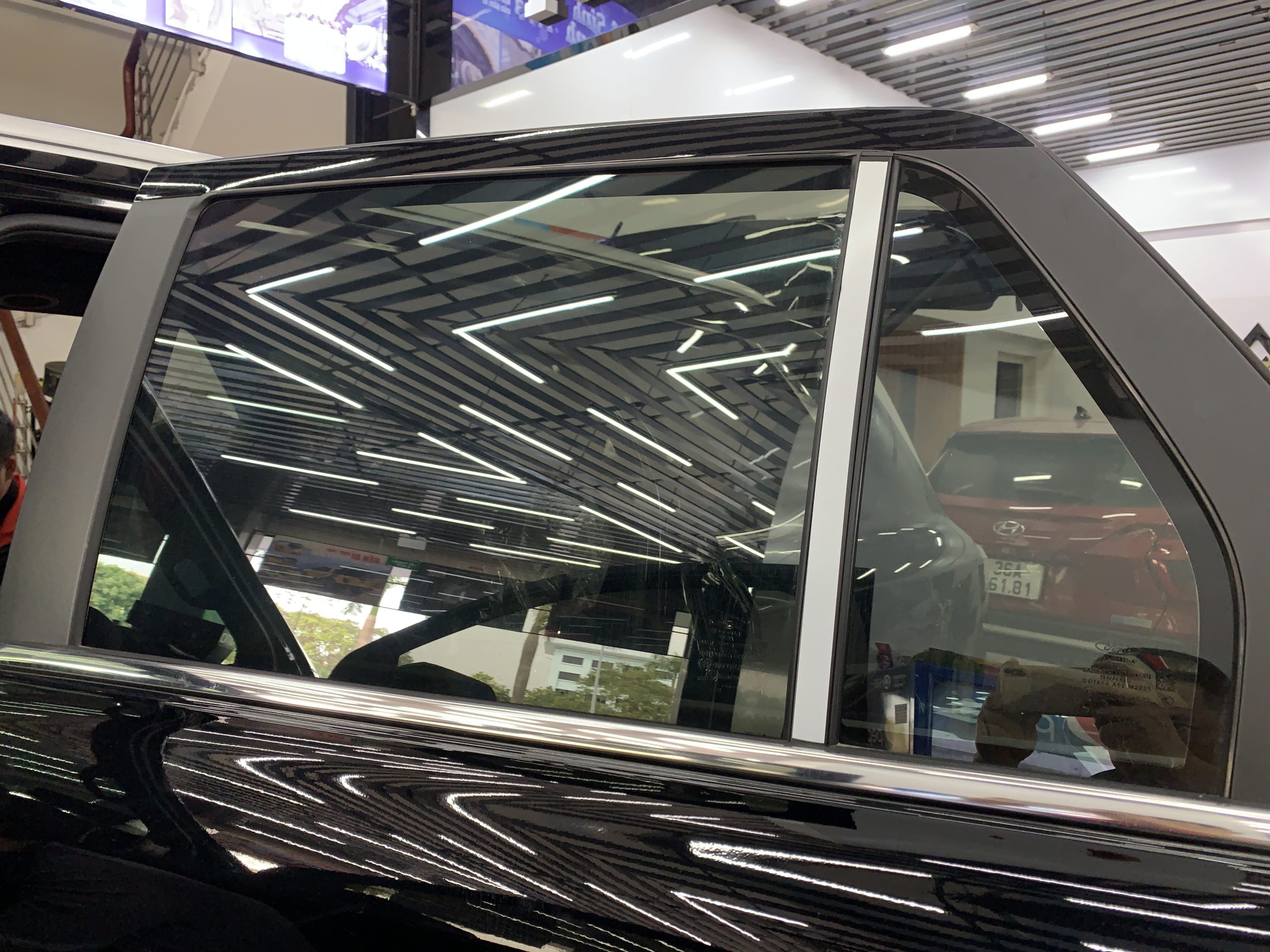 dan phim cach nhiet cho ford everest 2025 20 scaled