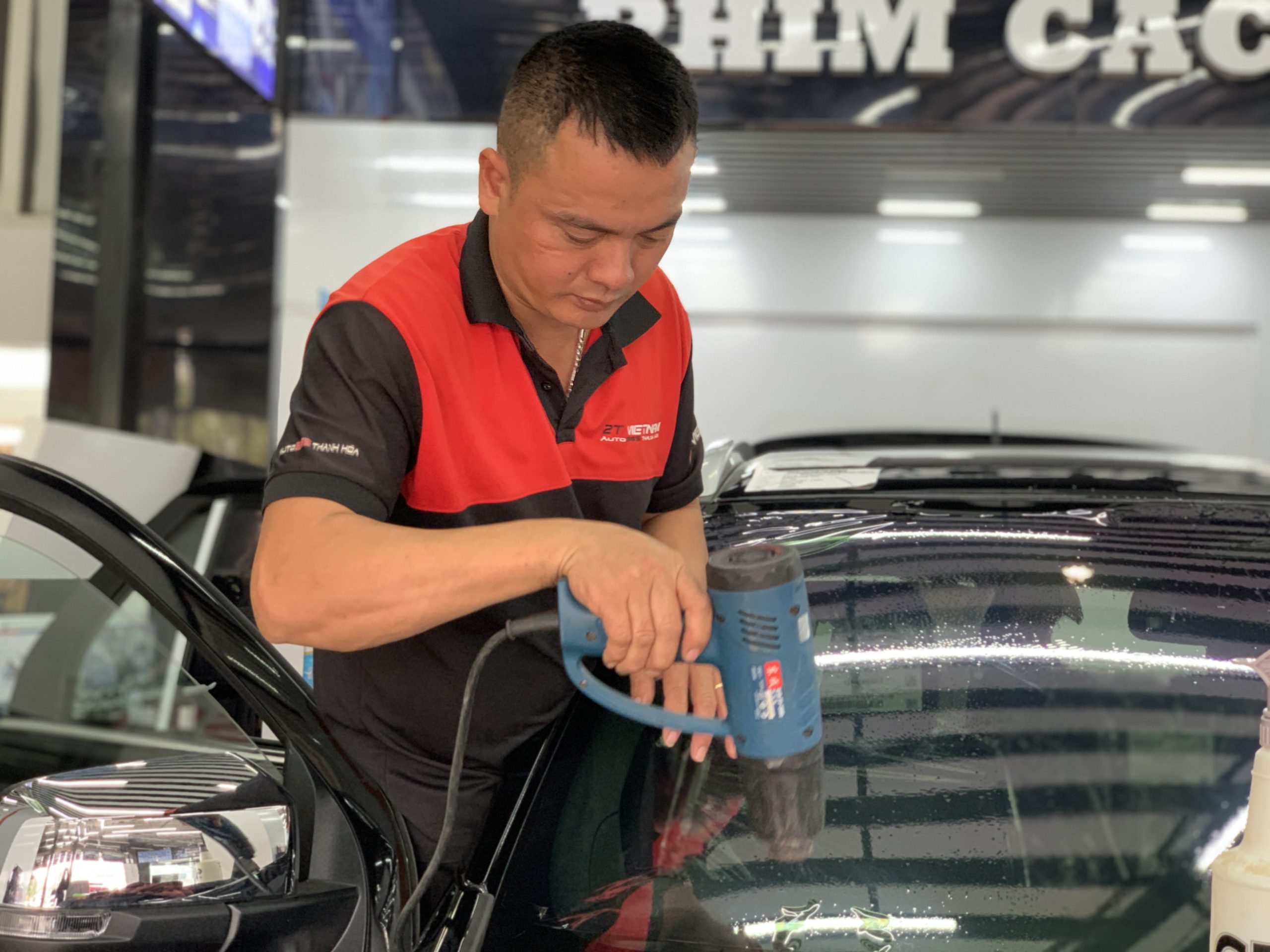 dan phim cach nhiet cho ford everest 2025 4 scaled