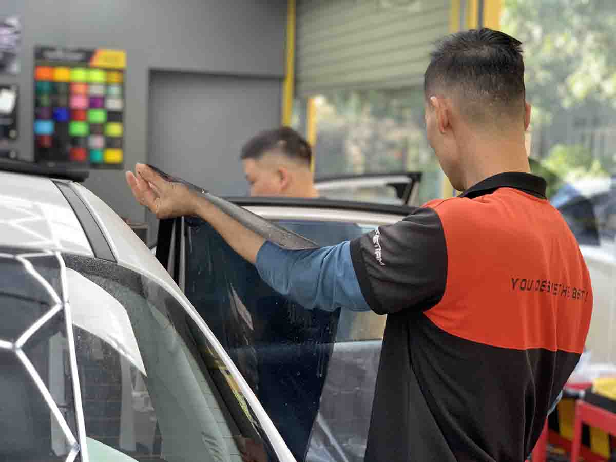Dán Phim Cách Nhiệt Cho Hyundai Accent 2025 – Full Phim Inmax Cao Cấp, Giải Pháp Bảo Vệ Toàn Diện Cho Xe Mới dan phim cach nhiet cho hyundai accent 2025 12