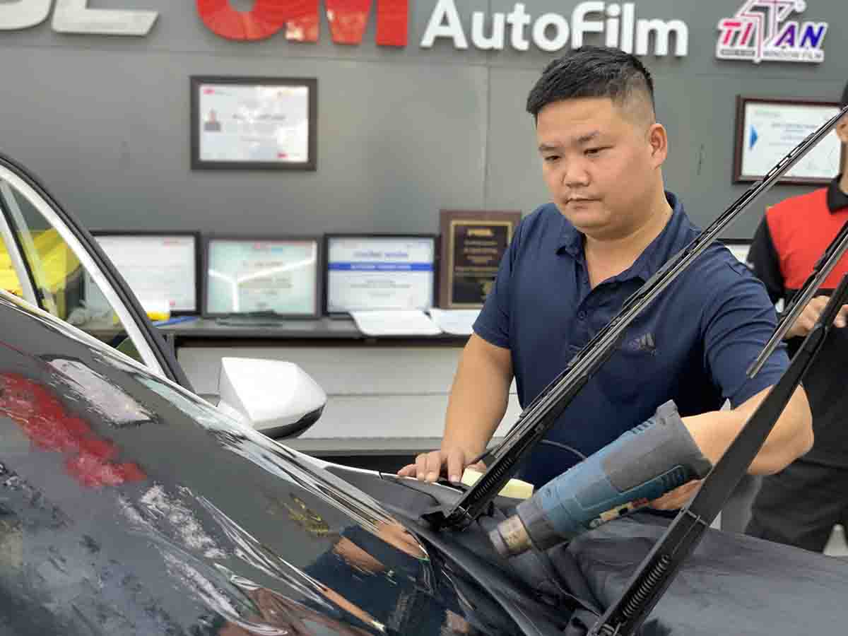 Dán Phim Cách Nhiệt Cho Hyundai Accent 2025 – Full Phim Inmax Cao Cấp, Giải Pháp Bảo Vệ Toàn Diện Cho Xe Mới dan phim cach nhiet cho hyundai accent 2025 5