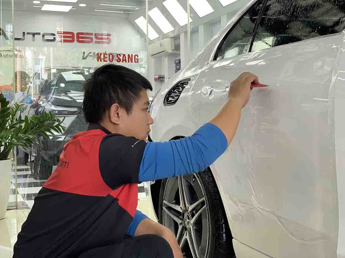 Dán PPF Cho Mercedes C300 – Bảo Vệ Tuyệt Đối, Giữ Vững Đẳng Cấp Sedan Hạng Sang dan ppf cho mercedes c300 3