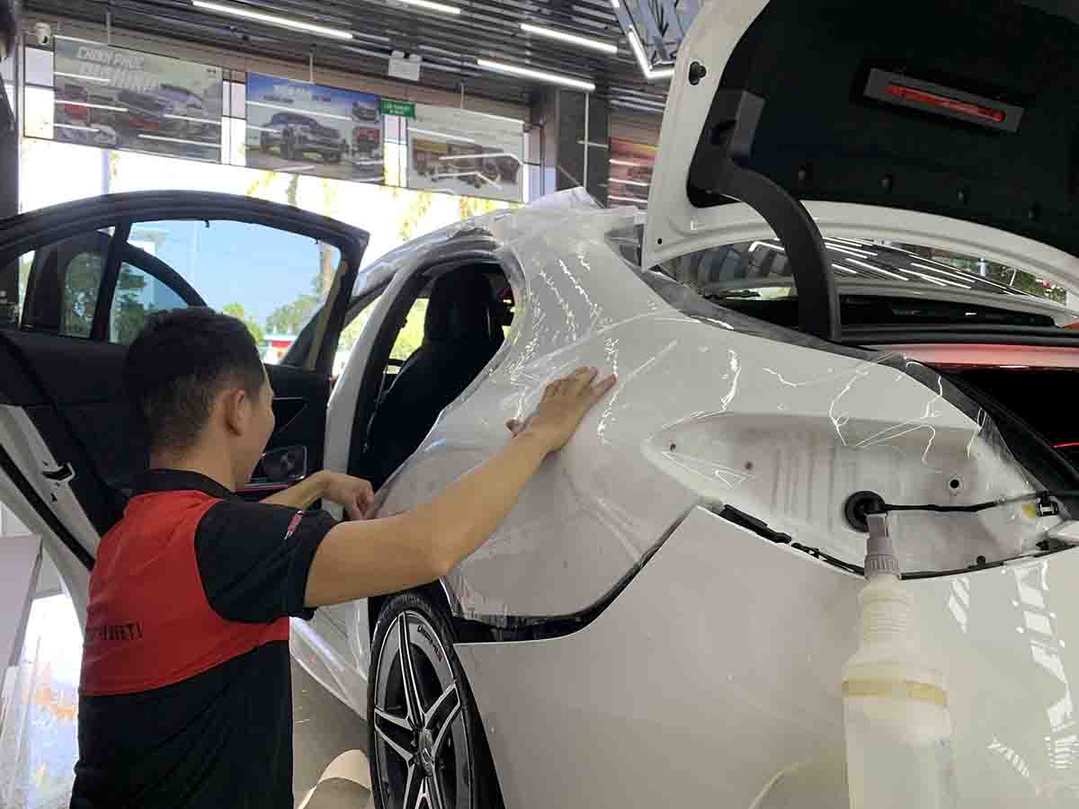 Dán PPF Cho Mercedes C300 – Bảo Vệ Tuyệt Đối, Giữ Vững Đẳng Cấp Sedan Hạng Sang dan ppf cho mercedes c300 7