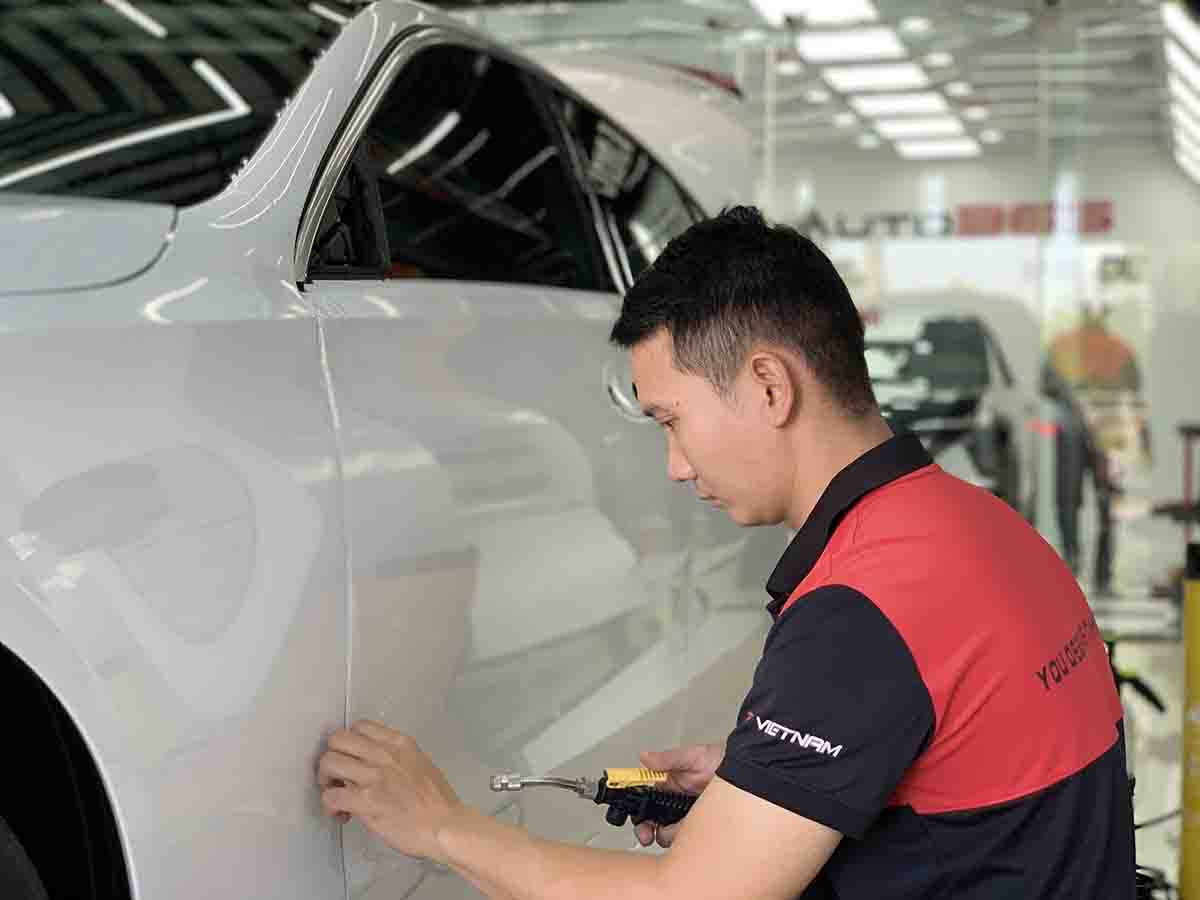 Dán PPF Cho Mercedes C300 – Bảo Vệ Tuyệt Đối, Giữ Vững Đẳng Cấp Sedan Hạng Sang dan ppf cho mercedes c300 8