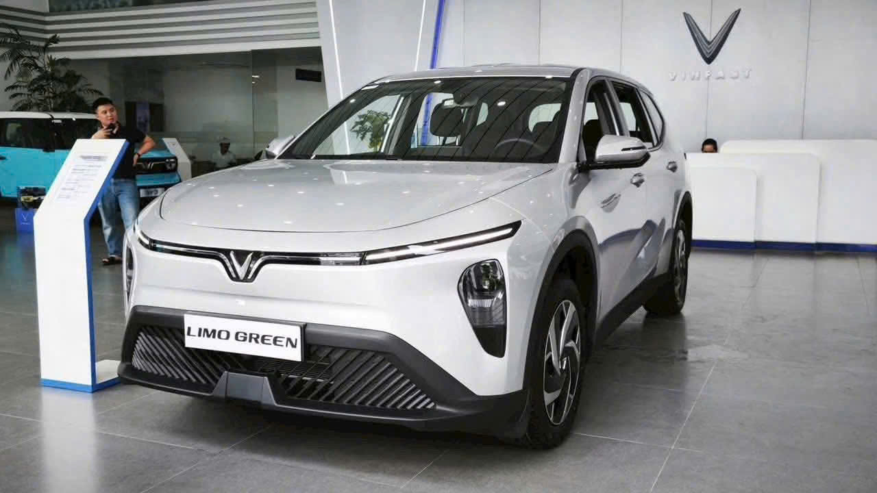 Xe Xanh Lên Ngôi – Thị Trường Việt Bùng Nổ Xe Điện Và Hybrid Cuối 2025 xe limo green