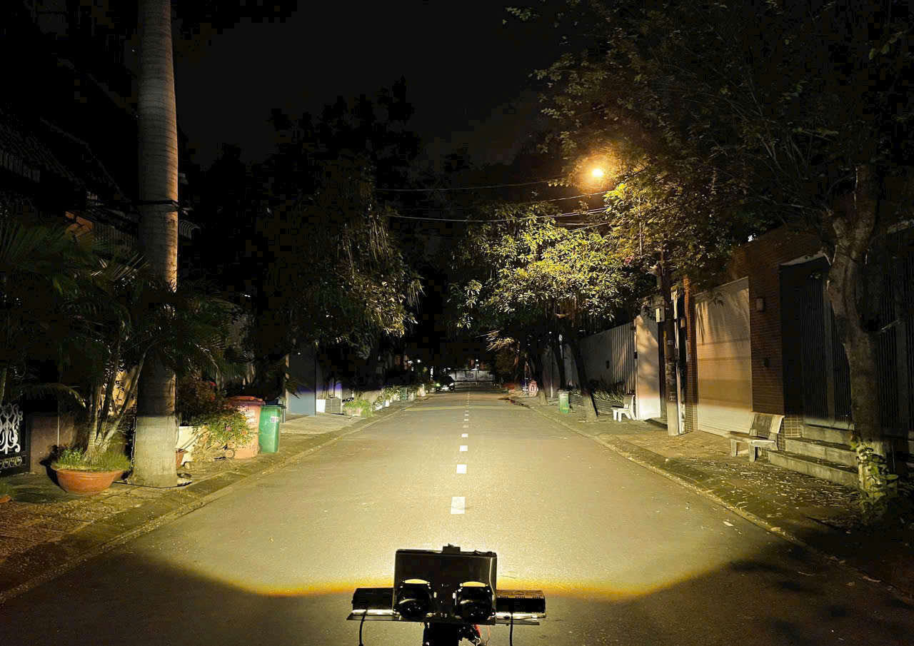 den tro sang titan moto m30 ultra v2 2