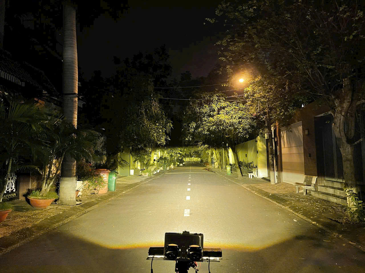 den tro sang titan moto m30 ultra v2 3