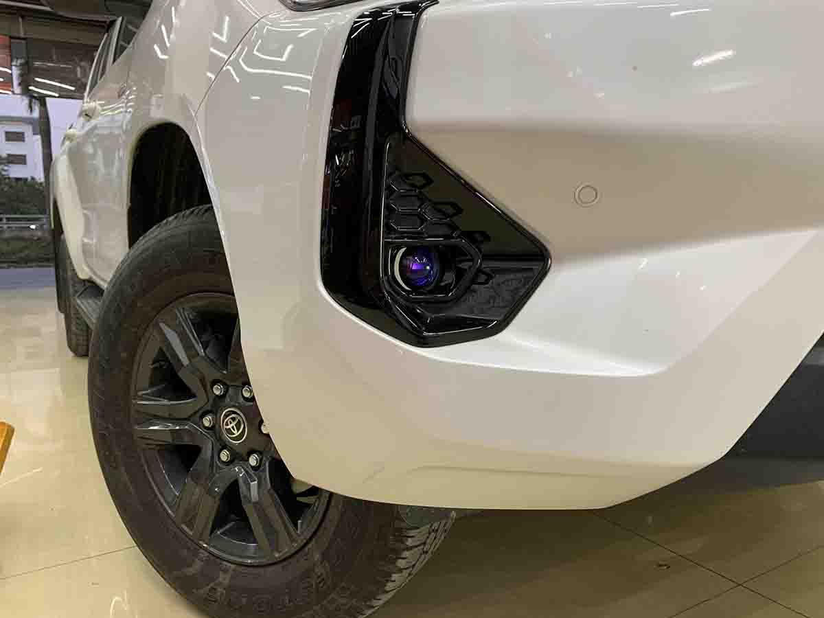 nang cap anh sang cho toyota hilux 2025 5