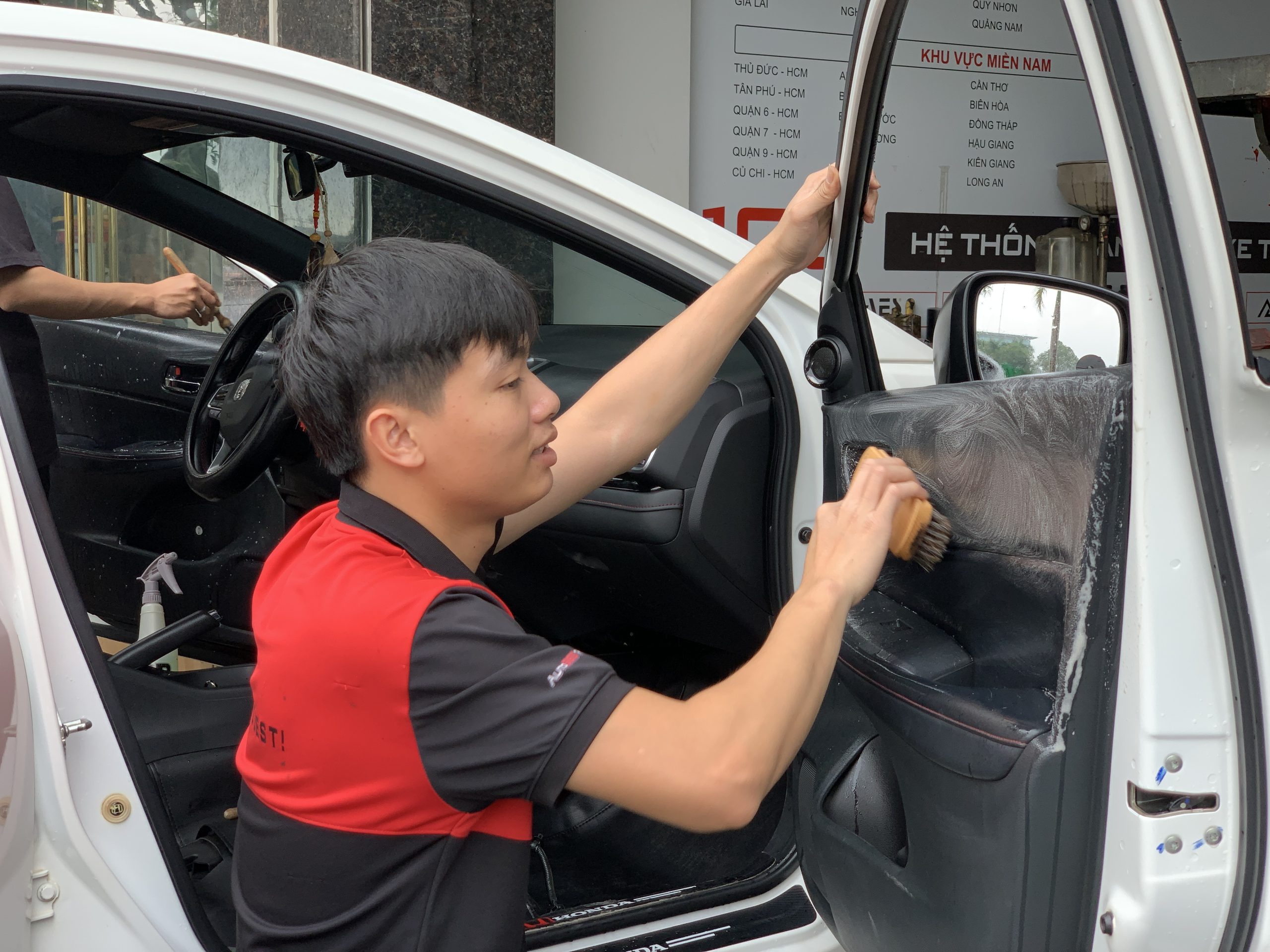 combo cham soc xe don tet sach bong thom lau uu dai cuc hap dan 2 scaled