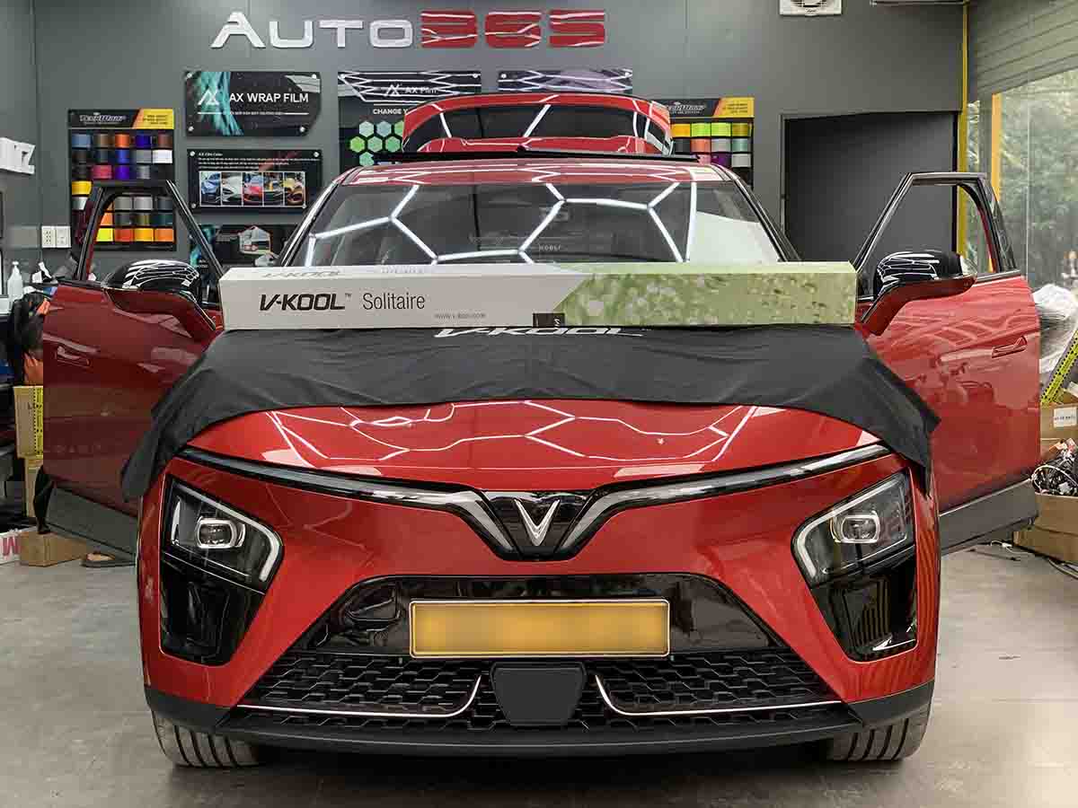 Dán Phim Cách Nhiệt V-KOOL Cho VinFast VF7 – Giải Pháp Tối Ưu Cho Sự Sang Trọng & Hiệu Suất Dán Phim Cách Nhiệt V-KOOL Cho VinFast VF7