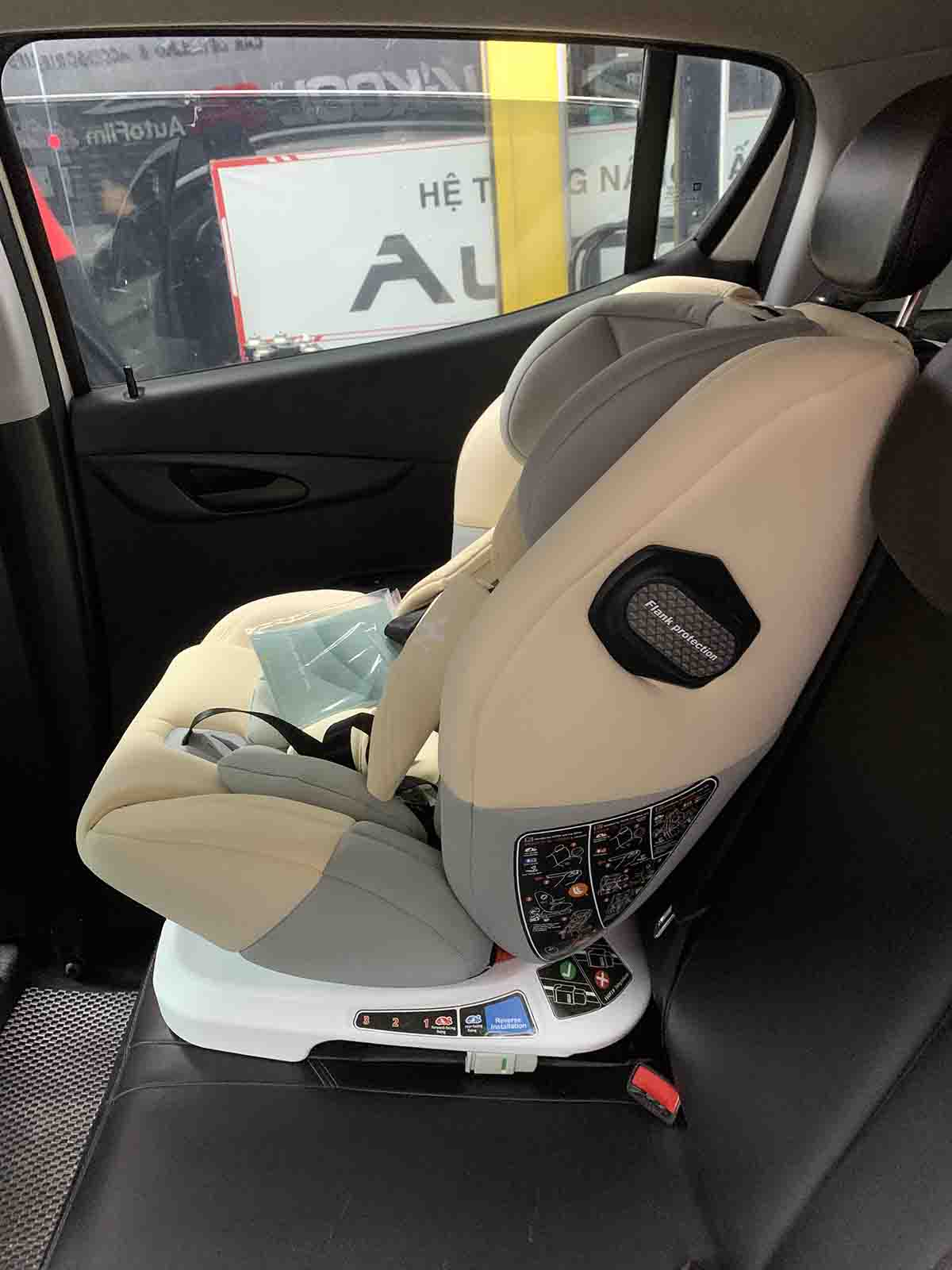 Ghế Ngồi Ô Tô Trẻ Em Hapy Q50 BEIGE Cho VinFast Fadil