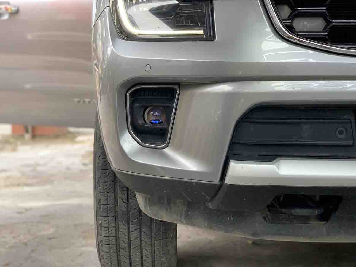 nang cap anh sang cho ford everest 2023 bang bi gam x light f10 hyper 2 0 4