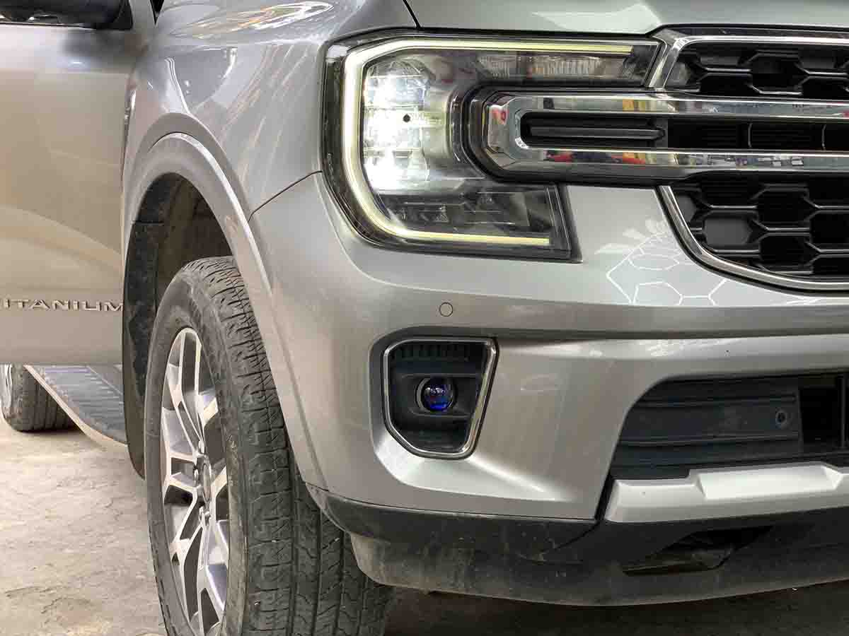 nang cap anh sang cho ford everest 2023 bang bi gam x light f10 hyper 2 0 5