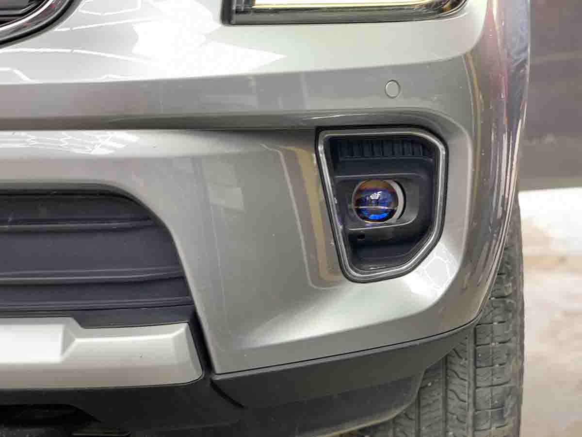 nang cap anh sang cho ford everest 2023 bang bi gam x light f10 hyper 2 0 6