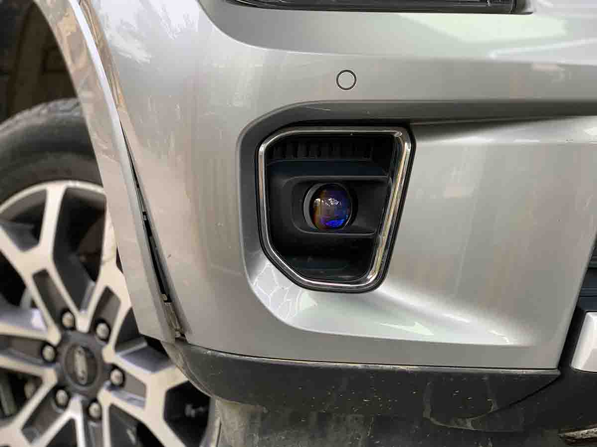 nang cap anh sang cho ford everest 2023 bang bi gam x light f10 hyper 2 0 9