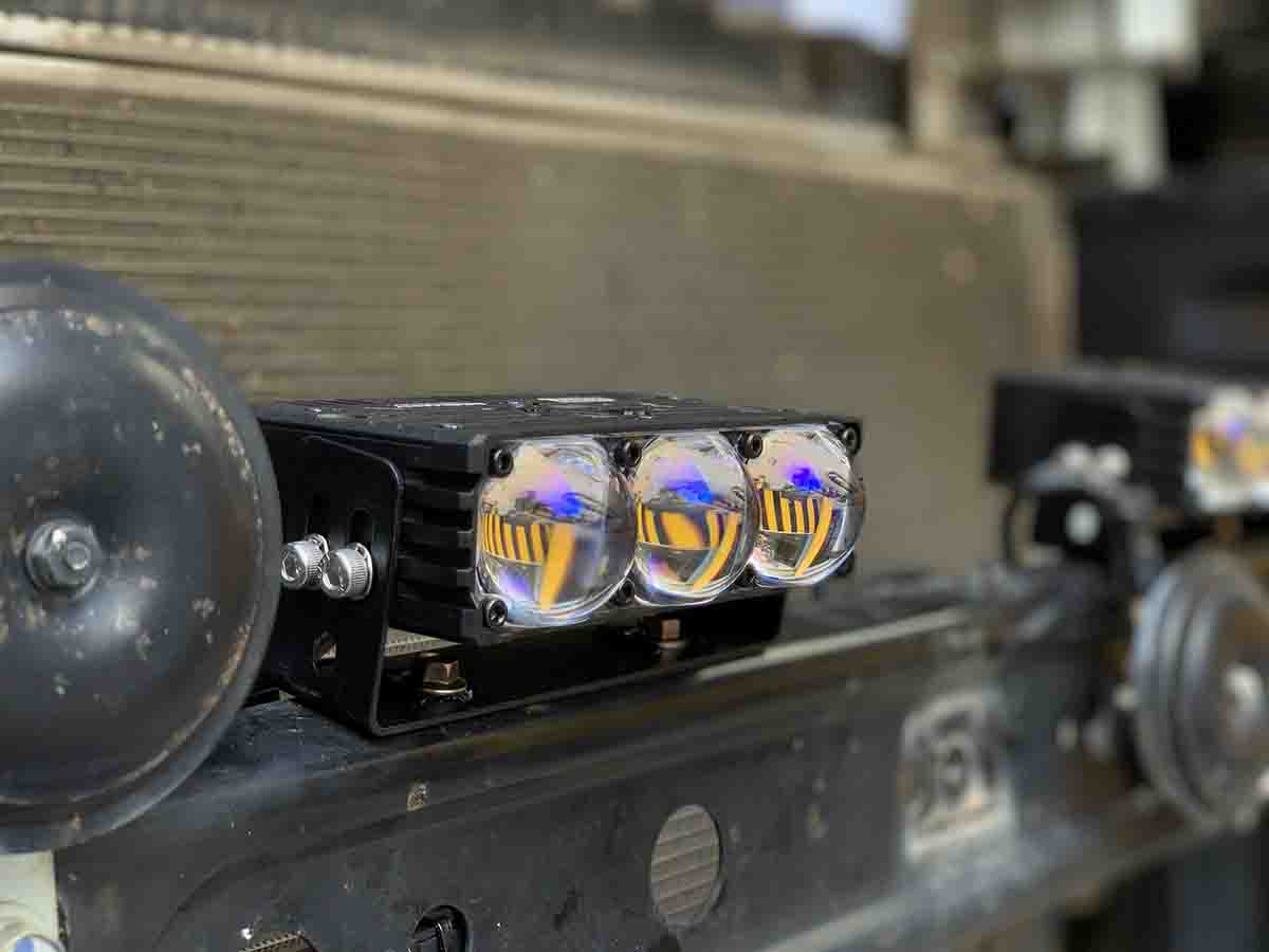 nang cap anh sang cho xpander 2025 voi den tro sang titan m30 ultra v2 4