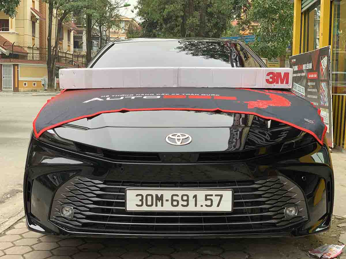 Dán Phim Cách Nhiệt 3M Cho Camry 2025