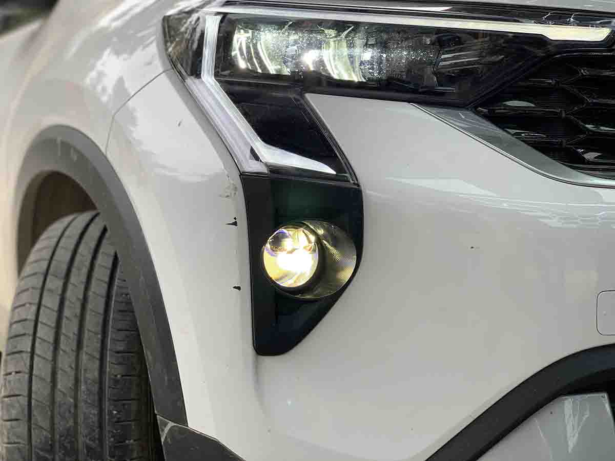 nang cap anh sang cho kia sonet 2024 voi bi gam f10 turbo v2 3