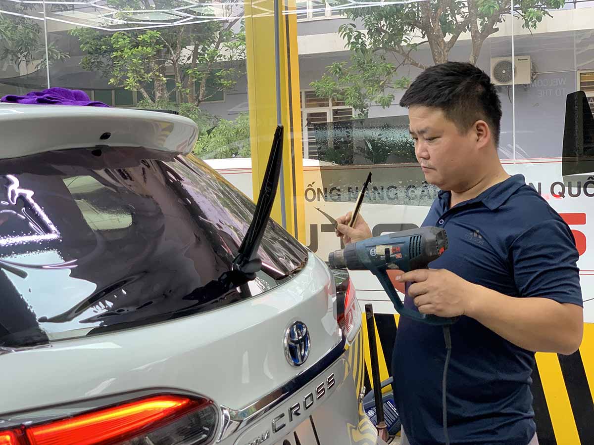 dan phim cach nhiet inmax cho toyota cross 4