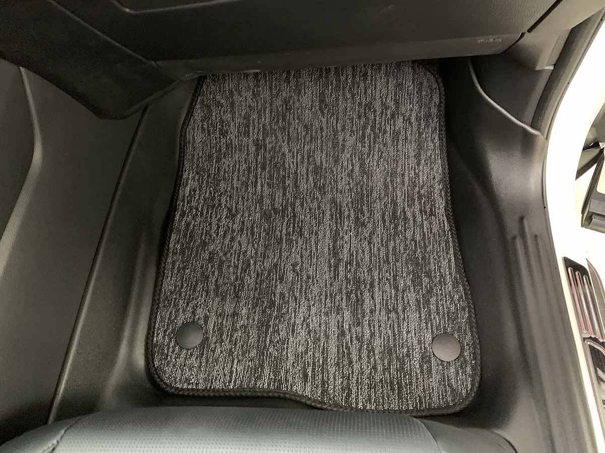 Thảm đúc Ncar cho Honda CRV – Giải pháp bảo vệ nội thất sạch sẽ, bền bỉ và thẩm mỹ tham duc ncar cho honda crv 5