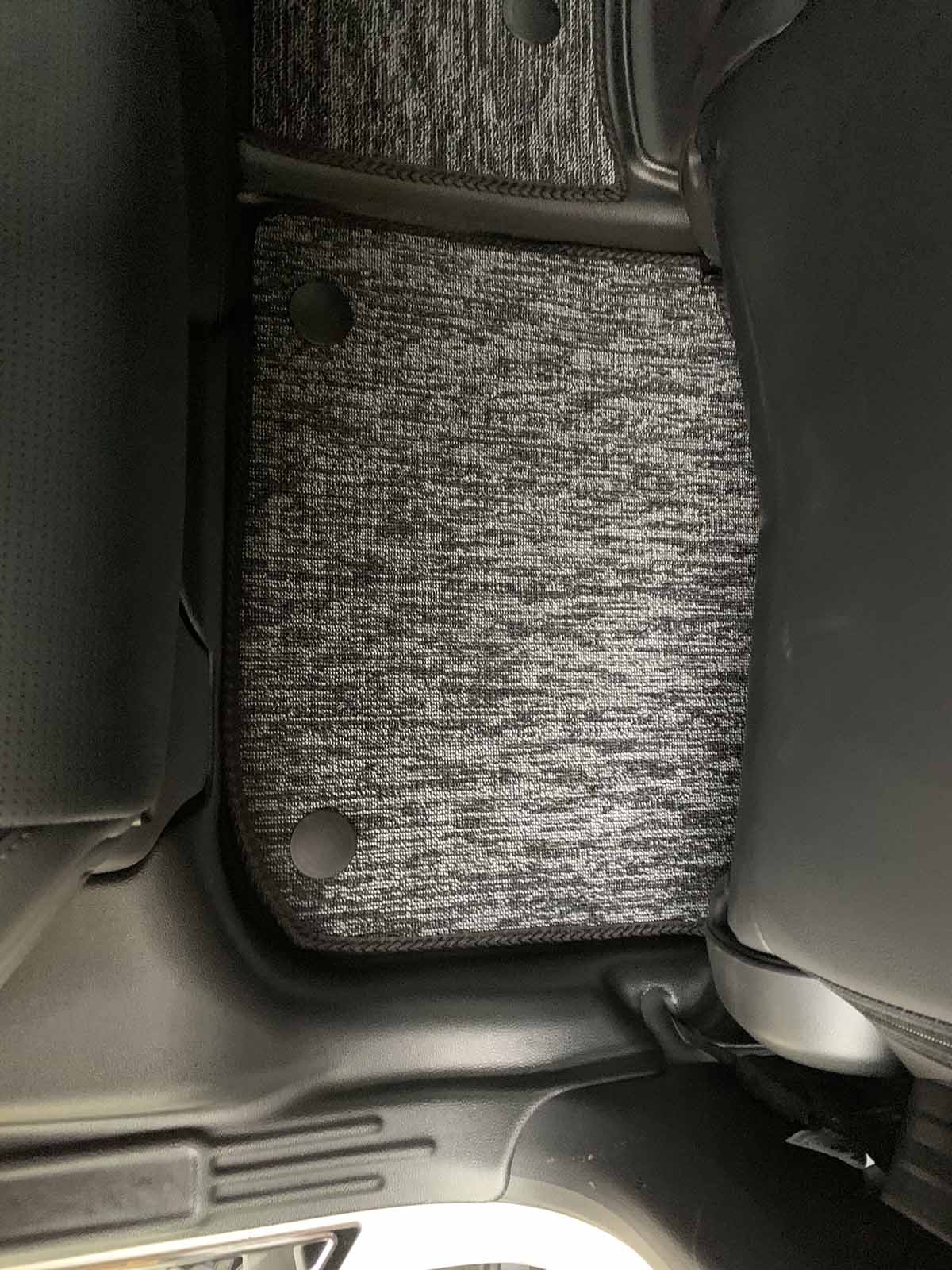 Thảm đúc Ncar cho Honda CRV – Giải pháp bảo vệ nội thất sạch sẽ, bền bỉ và thẩm mỹ tham duc ncar cho honda crv 7