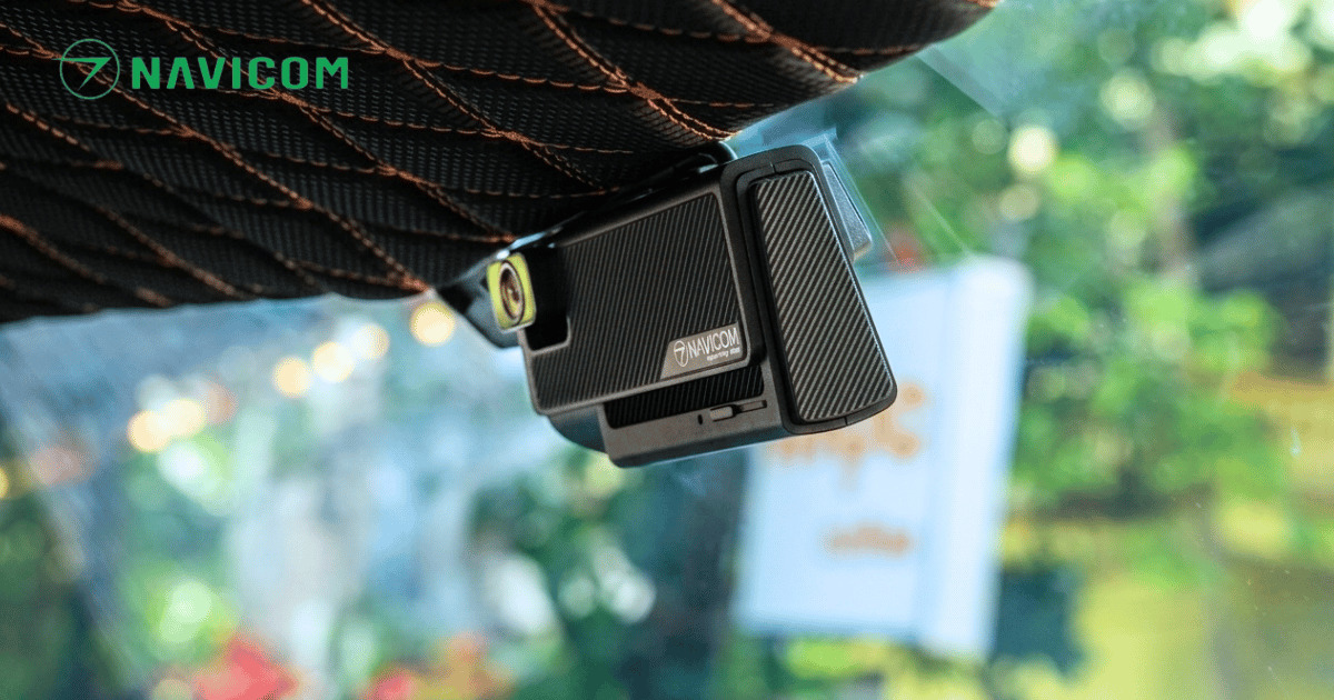 camera hanh trinh 4k ghi hinh 3 kenh navicom j247pro4k 3ch 2