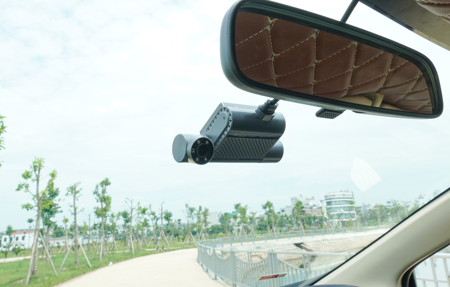 camera hanh trinh truoc va trong xe navicom x5 2