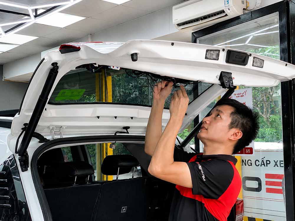 Lắp Đặt Cốp Điện Thông Minh Cho Kia Sonet 2023 – Nâng Tầm Tiện Nghi Cho Mỗi Hành Trình lap dat cop dien thong minh cho kia sonet 2023 3