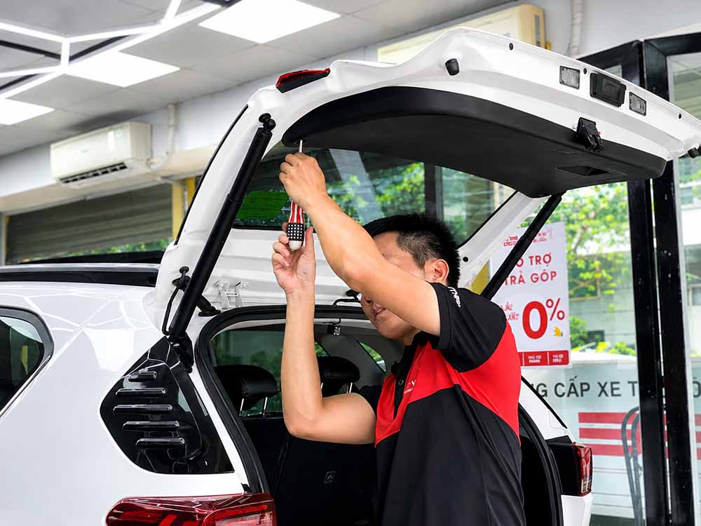 Lắp Đặt Cốp Điện Thông Minh Cho Kia Sonet 2023 – Nâng Tầm Tiện Nghi Cho Mỗi Hành Trình lap dat cop dien thong minh cho kia sonet 2023 5