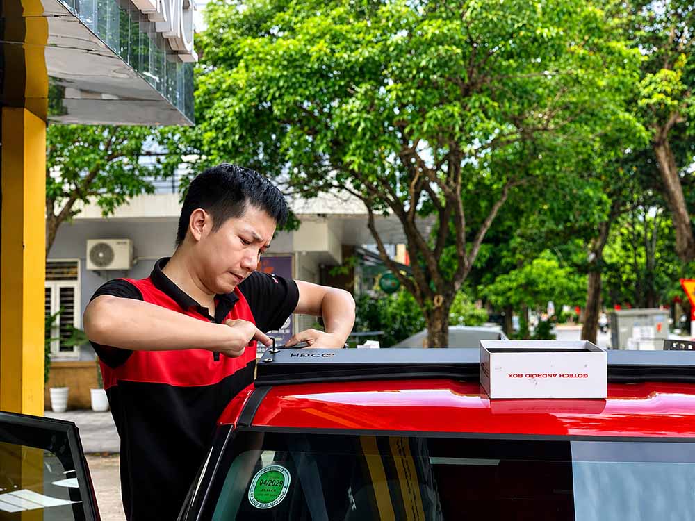 Lắp Đặt Giá Nóc Cho VinFast VF3 – Nâng Tầm Cá Tính, Tăng Không Gian Chở Đồ Hiệu Quả lap dat gia noc cho vinfast vf3 1