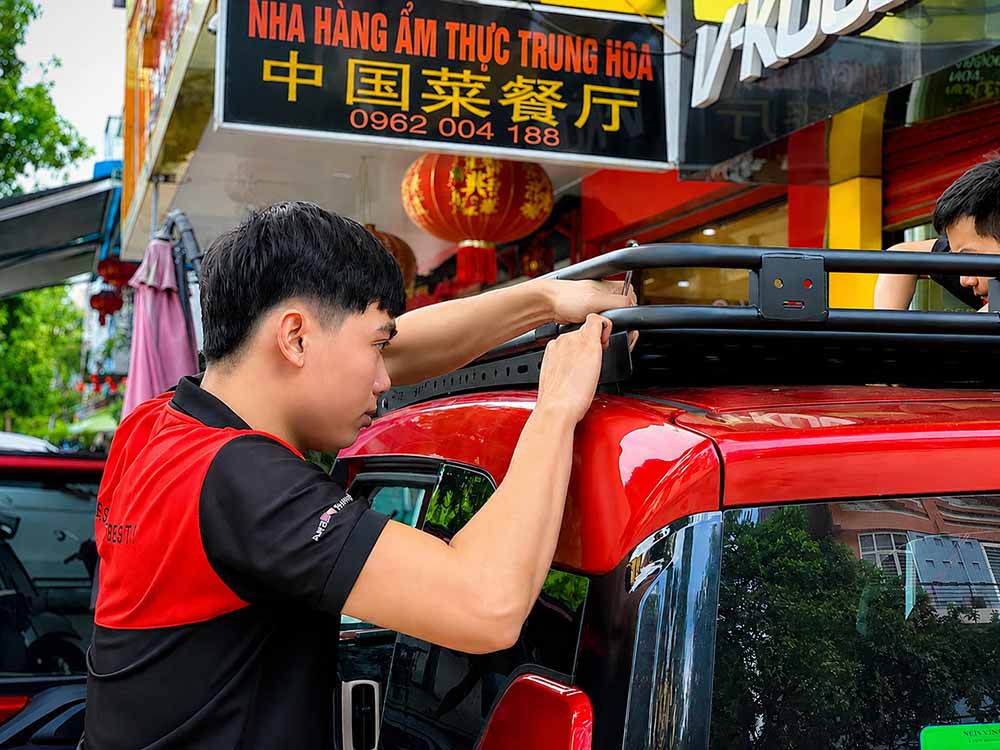 Lắp Đặt Giá Nóc Cho VinFast VF3 – Nâng Tầm Cá Tính, Tăng Không Gian Chở Đồ Hiệu Quả lap dat gia noc cho vinfast vf3 2