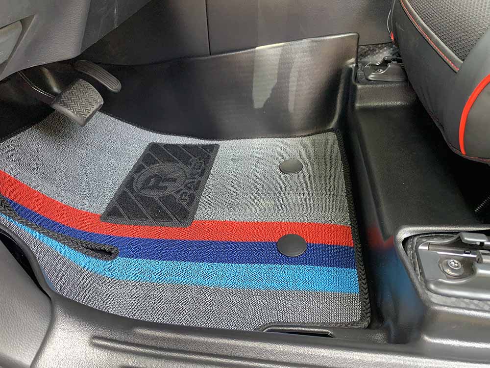 lap dat tham duc cho toyota cross 5