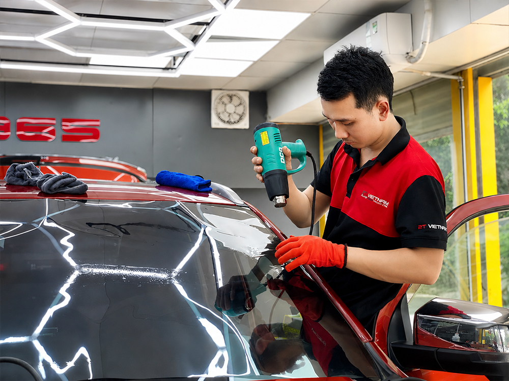 Dán phim cách nhiệt V-KOOL cho Ford Everest 2023 – Chống nóng vượt trội, bảo vệ trọn vẹn mọi hành trình dan phim cach nhiet v kool cho ford everest 2023 1