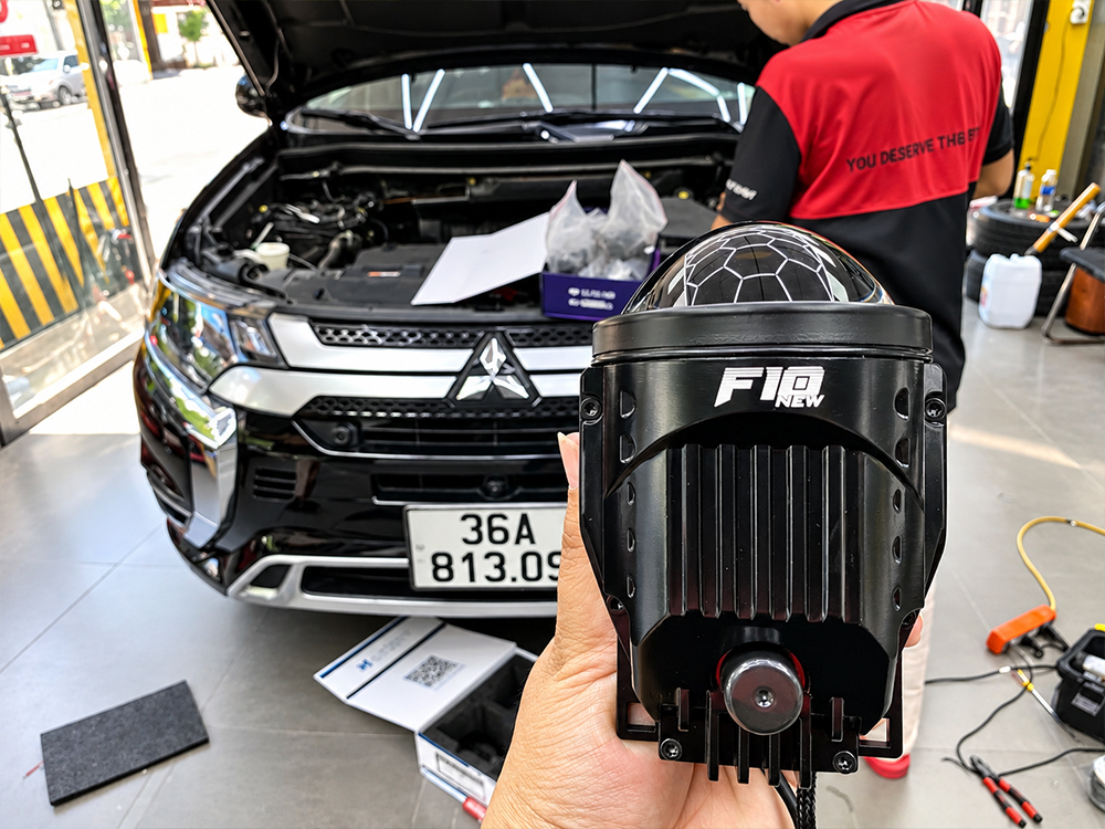 nang cap anh sang mitsubishi outlander voi bi gam f10 new 1